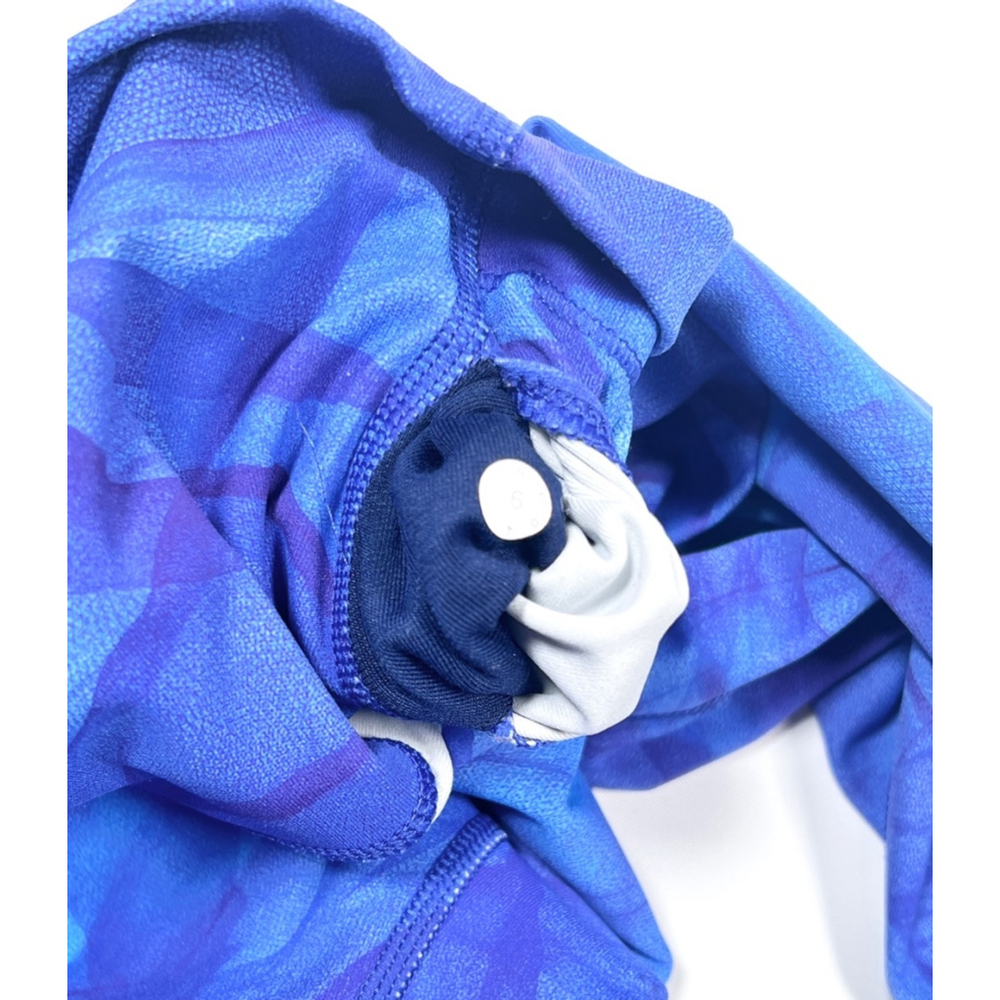 Lululemon Athletica Leggings Size 6 Abstract Blue Capri Cropped - Picture 6 of 6